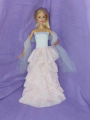 Elegantes barbie spitzen kleid - elegantes,